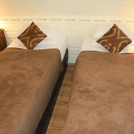 Hansalinn 3* Parnawa