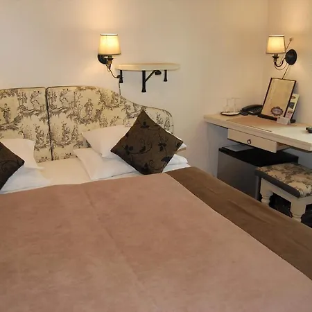 Hansalinn 3* Parnawa